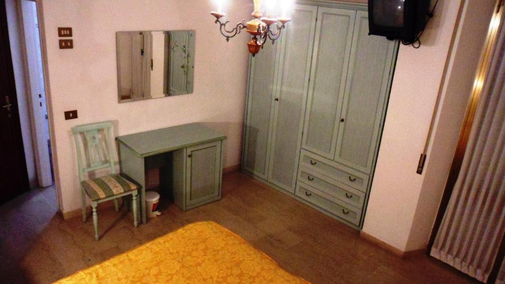 Hotel Reali Chianciano Terme Szoba fotó