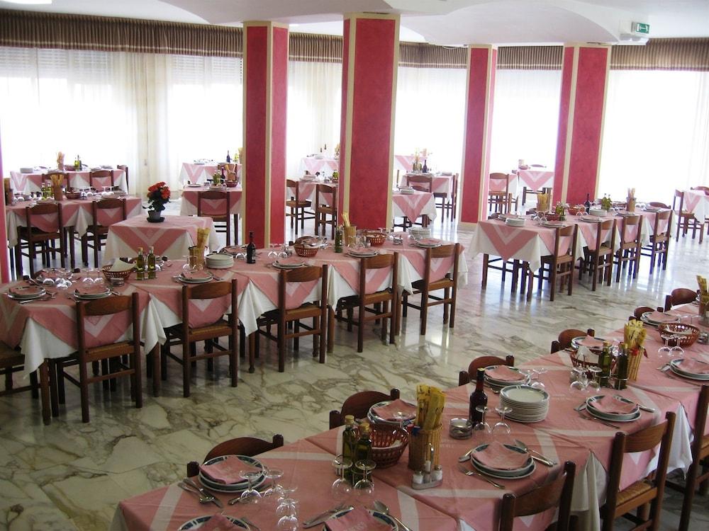 Hotel Reali Chianciano Terme Kültér fotó